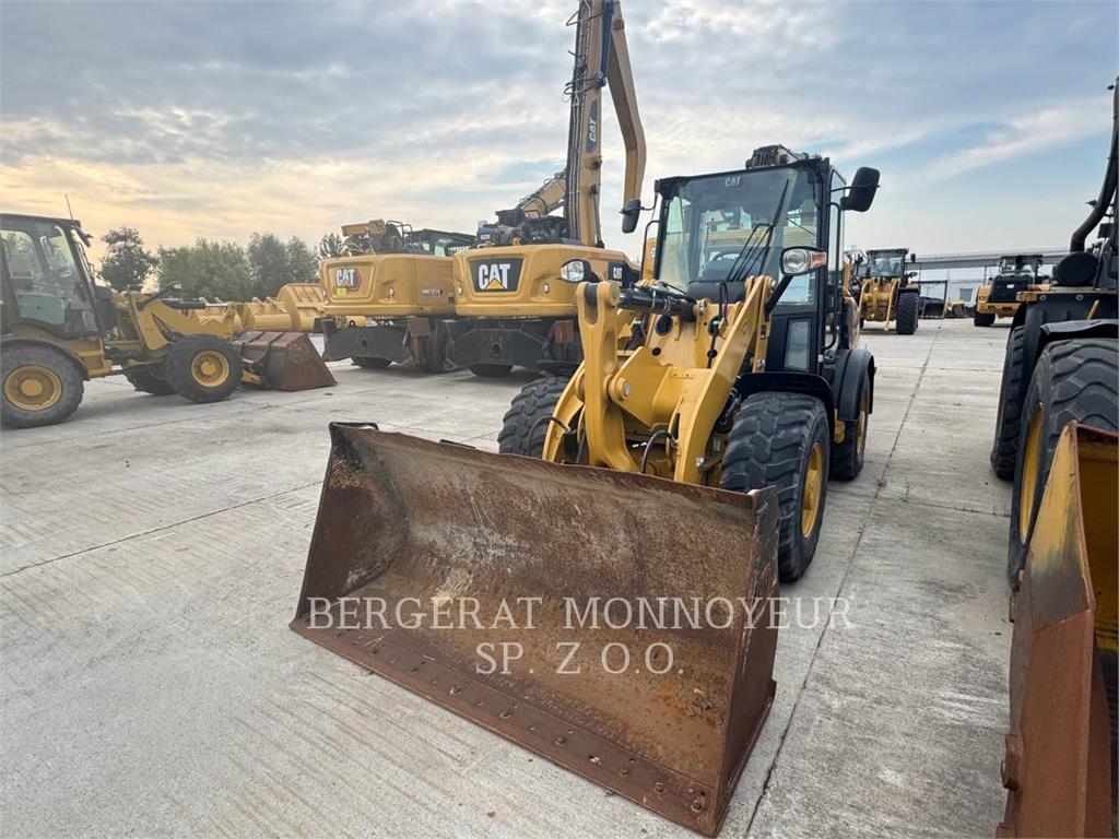 CAT 906m wheel loader スケールモデル 【新品未開封】 CAT 906m