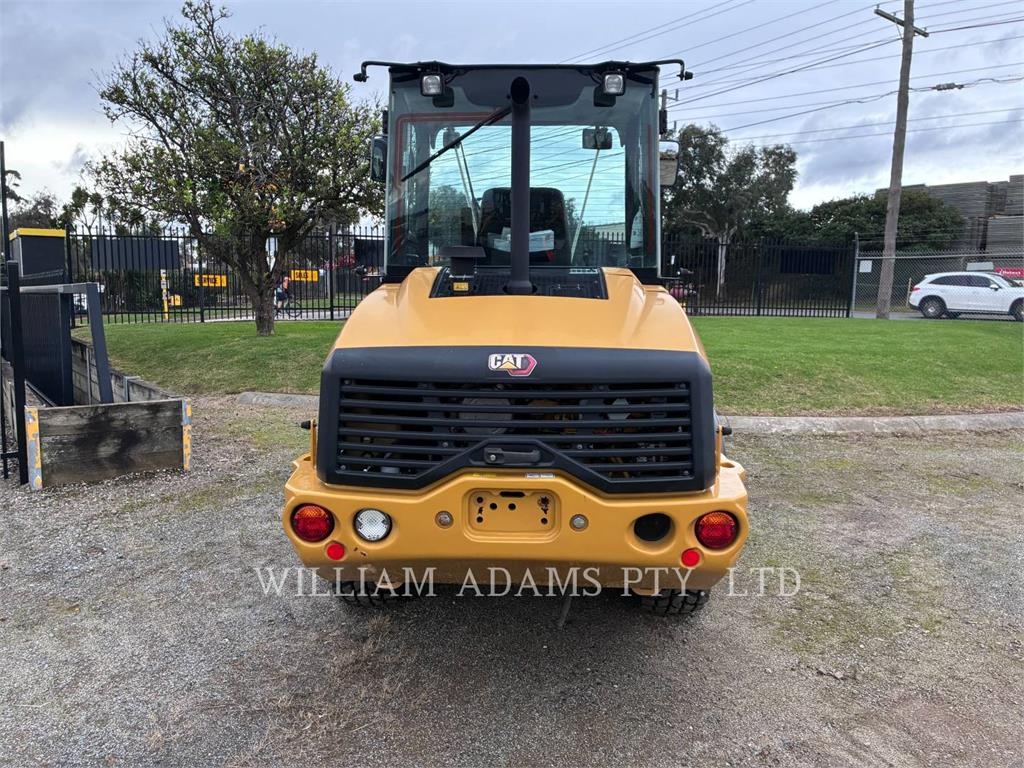 CAT 907 image 10
