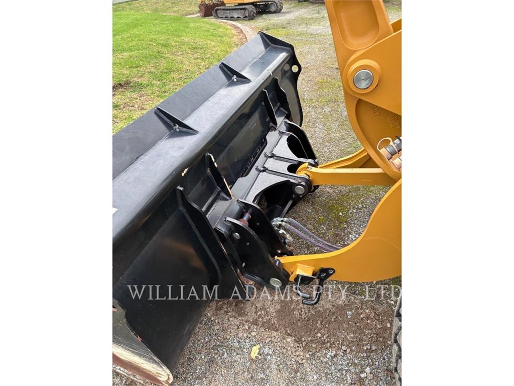 CAT 907 image 12