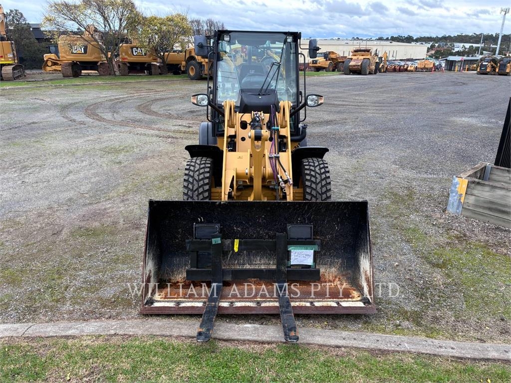 CAT 907 image 8