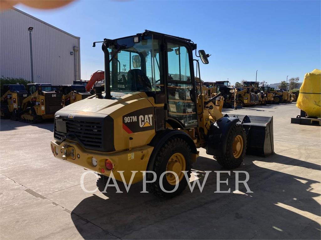 CAT 907M image 3