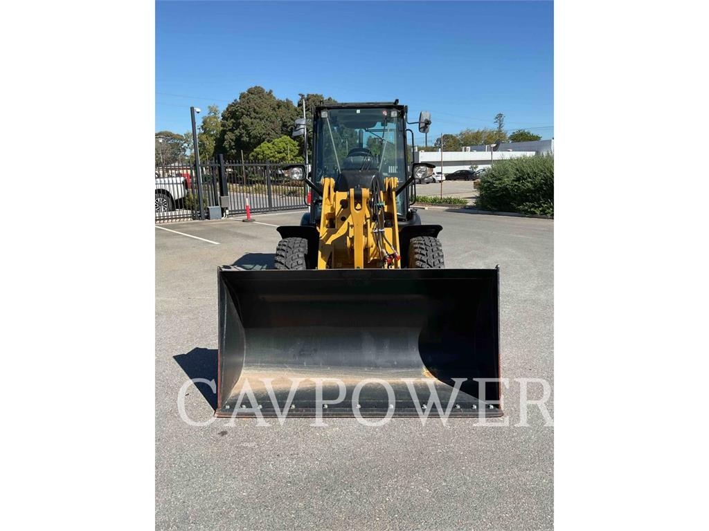 CAT 907M image 10