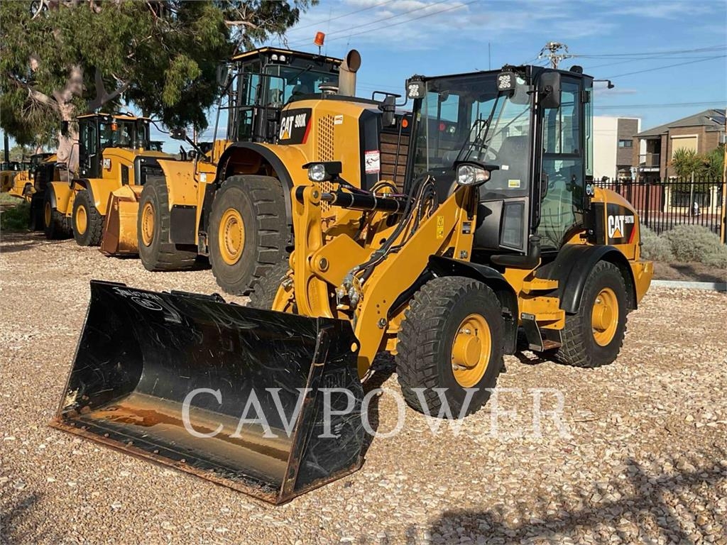 CAT 907M