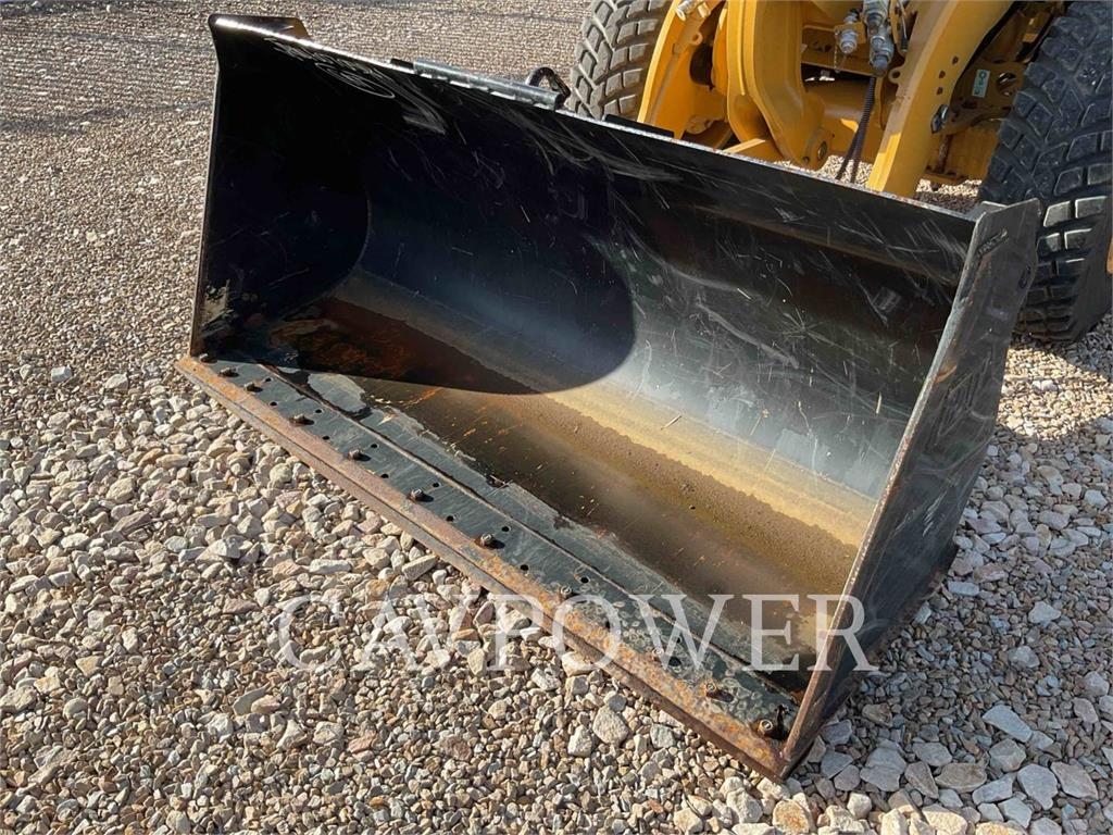 CAT 907M image 12