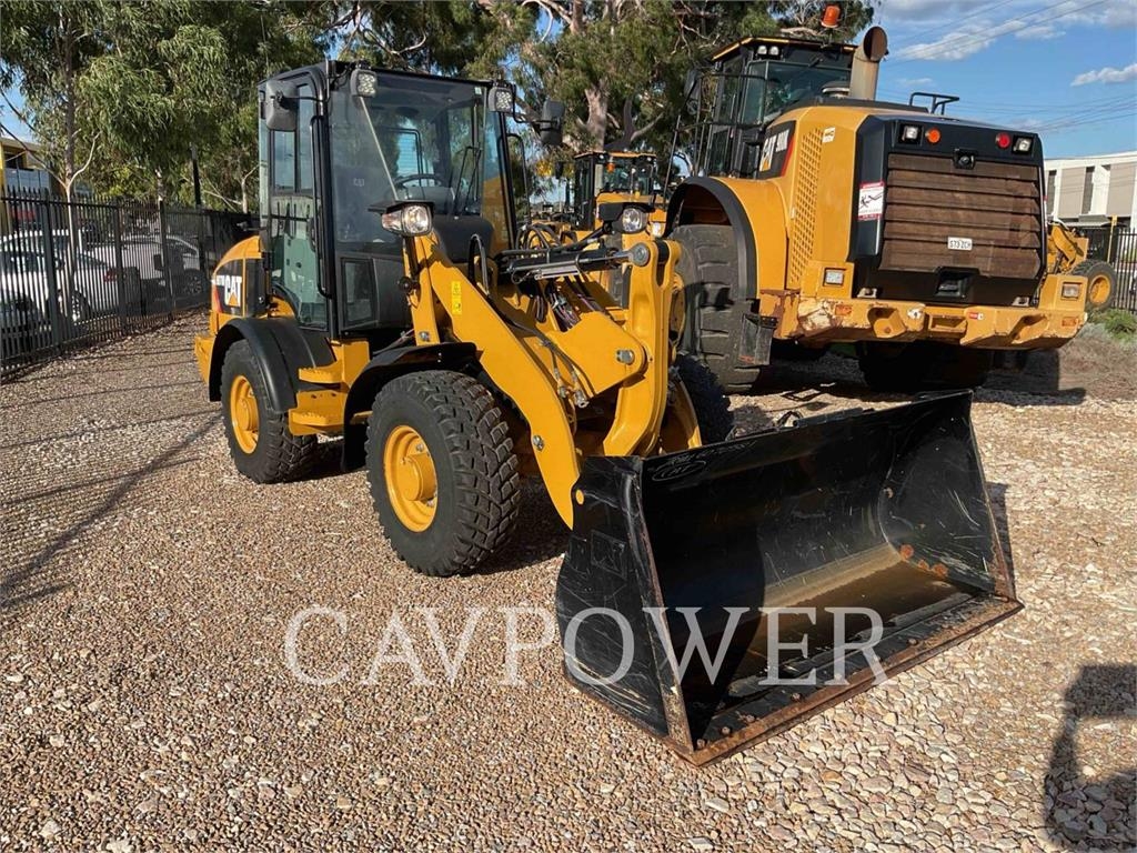CAT 907M image 2