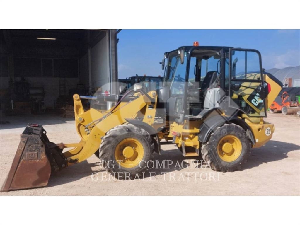 CAT 906M ホイールローダー 新しい次世代のCAT® 906、907、および908コンパクトホイール