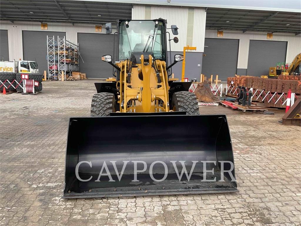 CAT 910 image 10