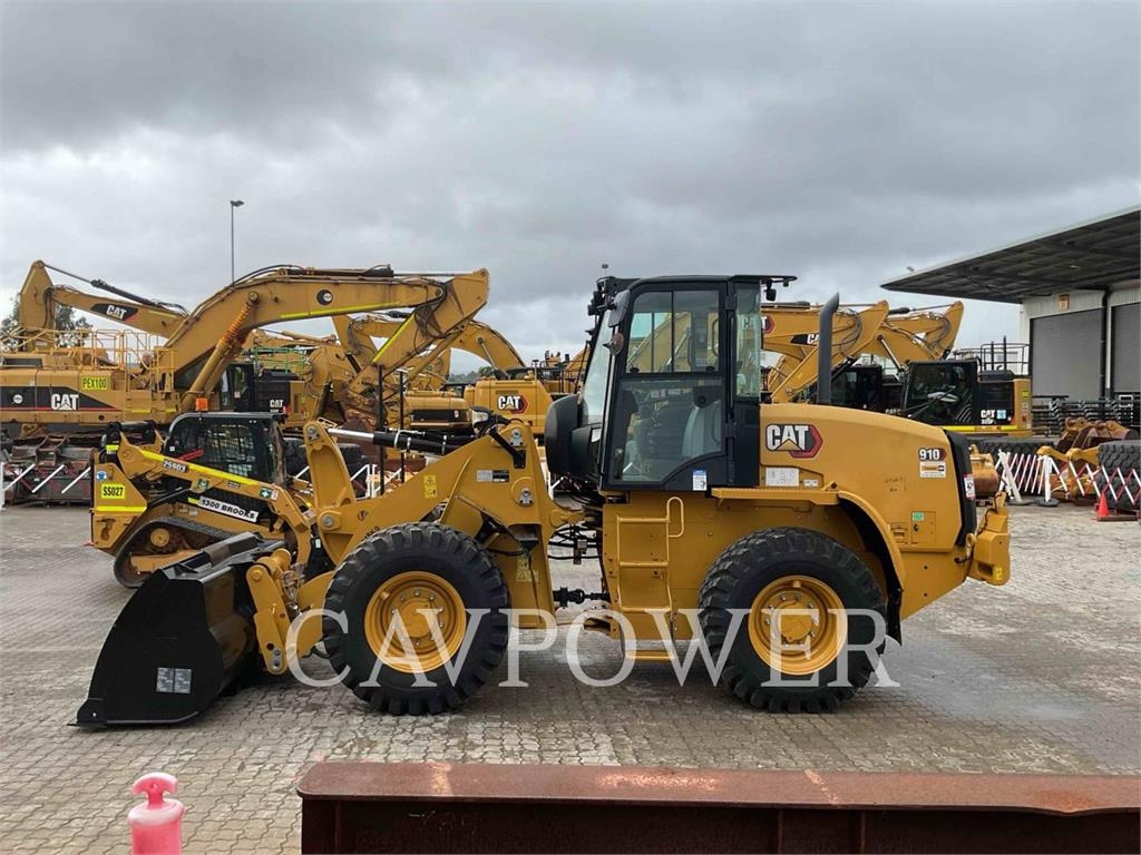 CAT 910 image 8