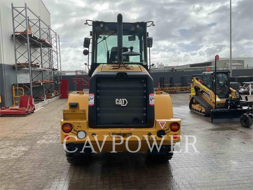 CAT 910 image 9