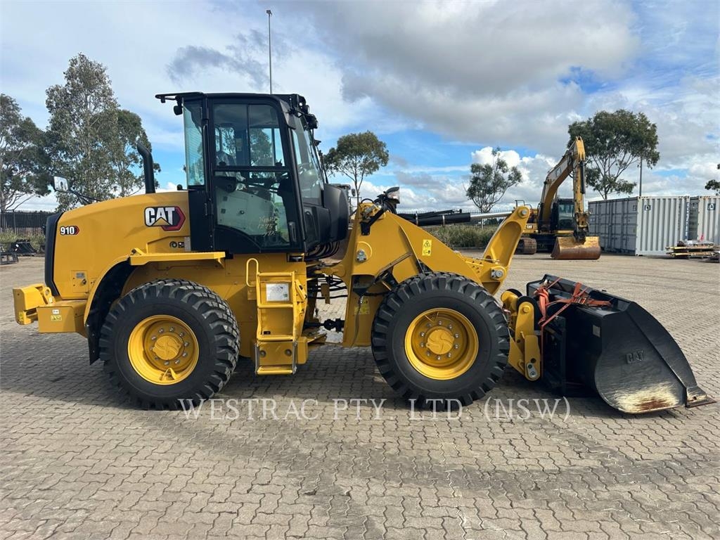 CAT 910 image 5
