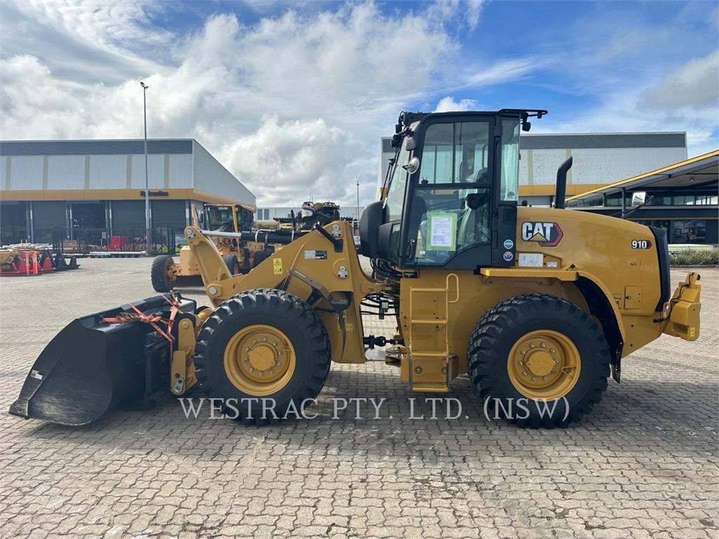 CAT 910 image 6