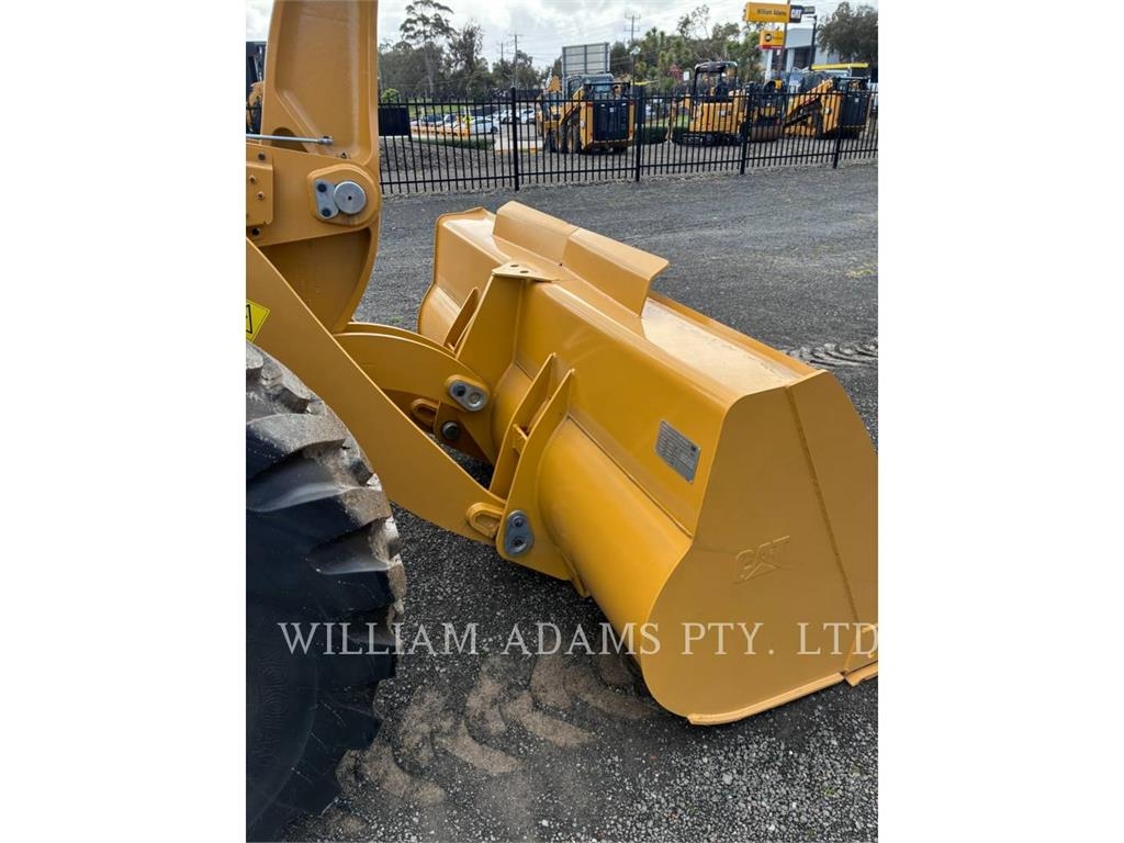 CAT 910 image 11