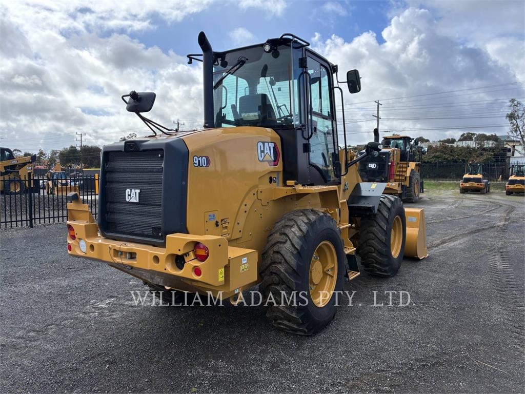 CAT 910 image 3