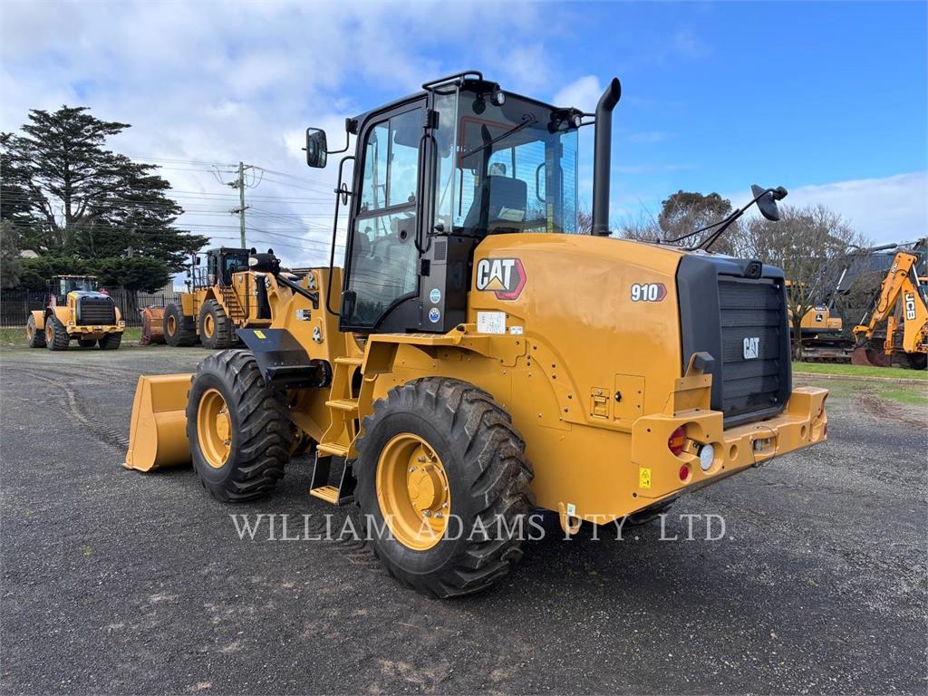 CAT 910 image 4