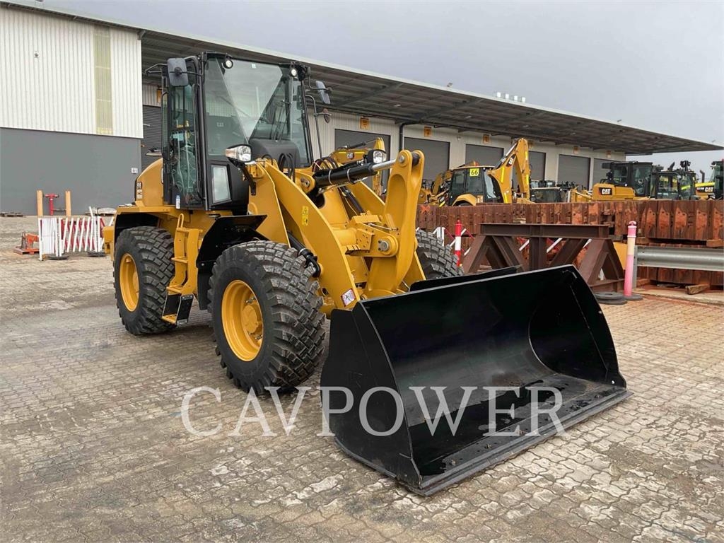 CAT 910 image 2
