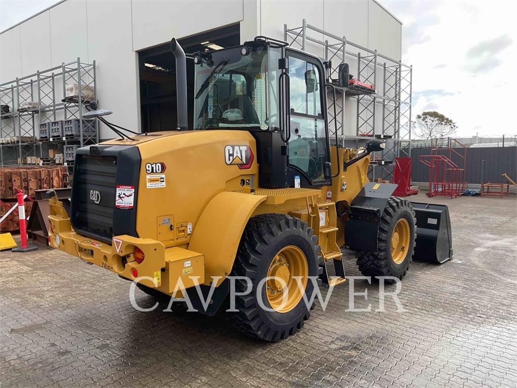 CAT 910 image 3