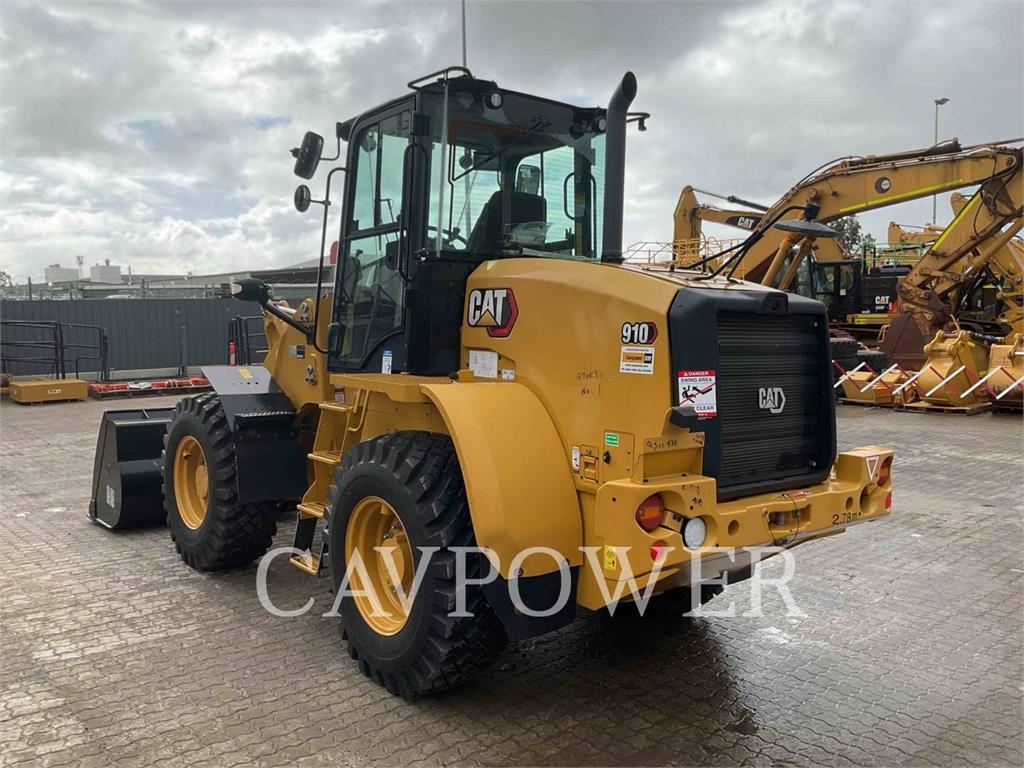 CAT 910 image 4