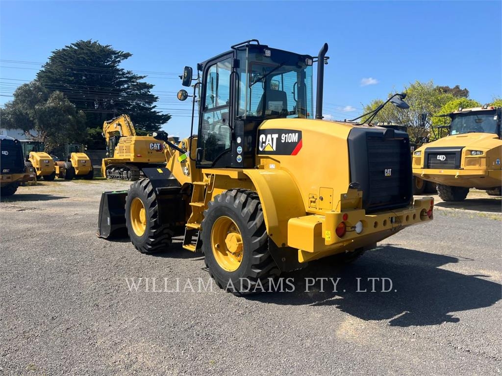 CAT 910 image 4