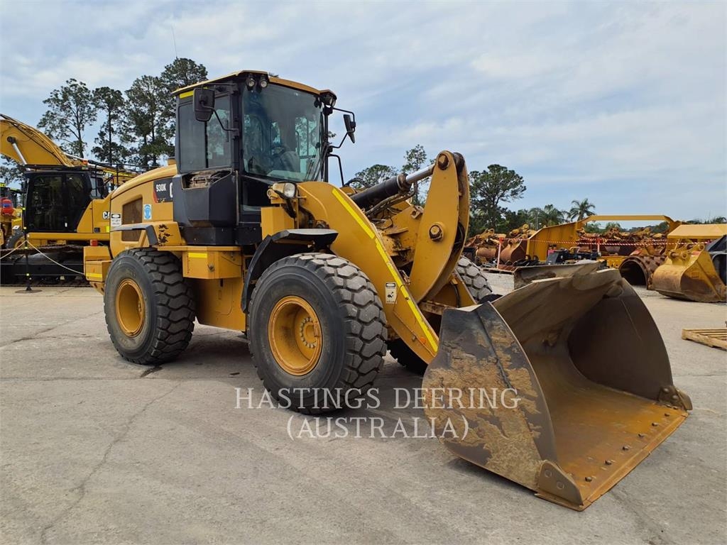 CAT 930K image 2