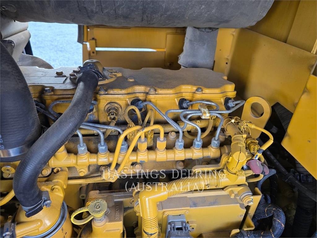 CAT 938K image 7