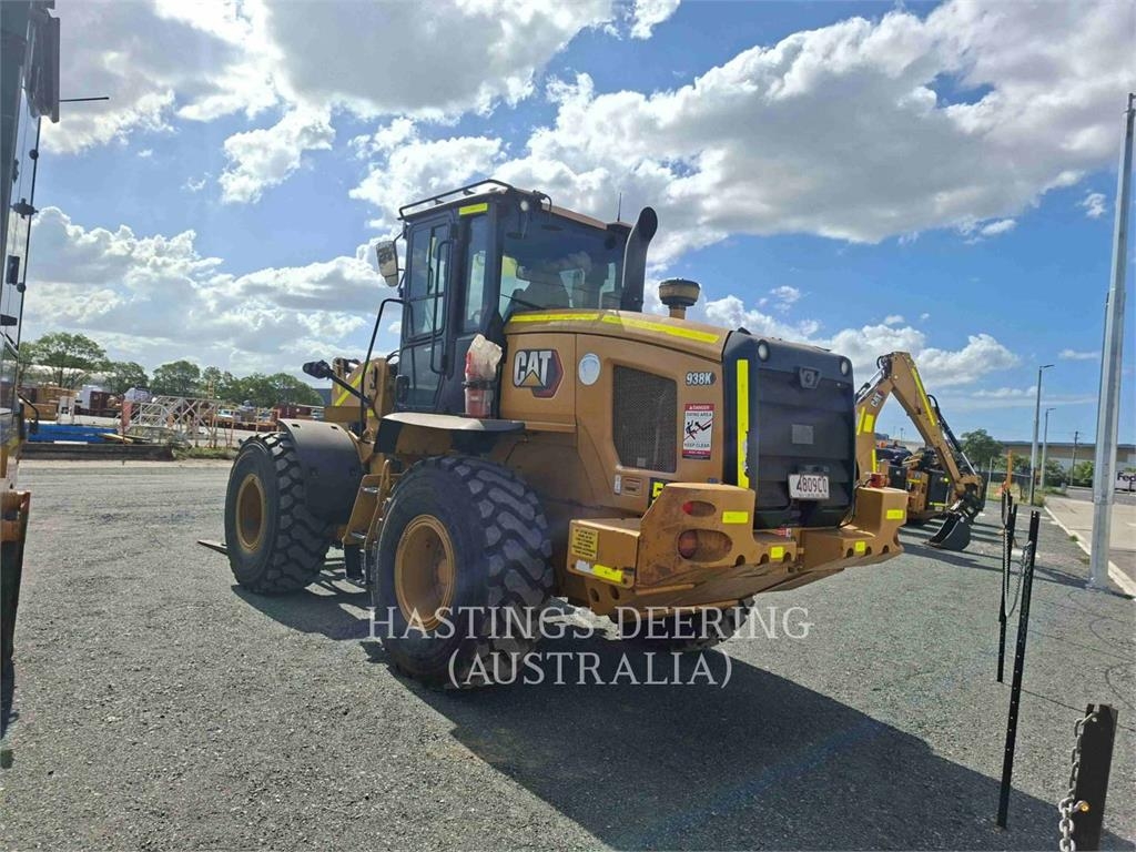 CAT 938K image 4