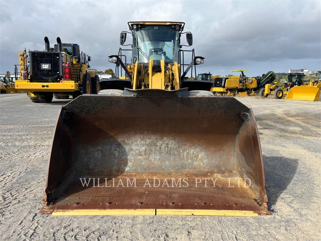 CAT 950M image 9