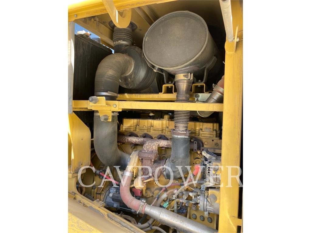 CAT 950GC image 8