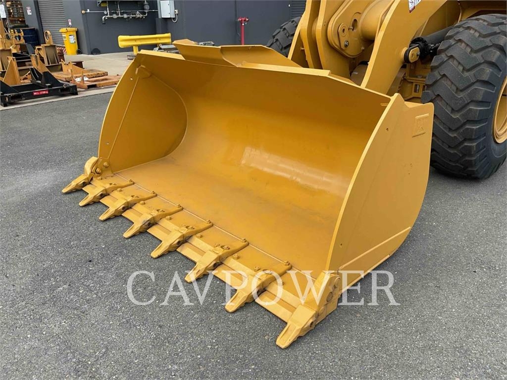 CAT 950GC image 12