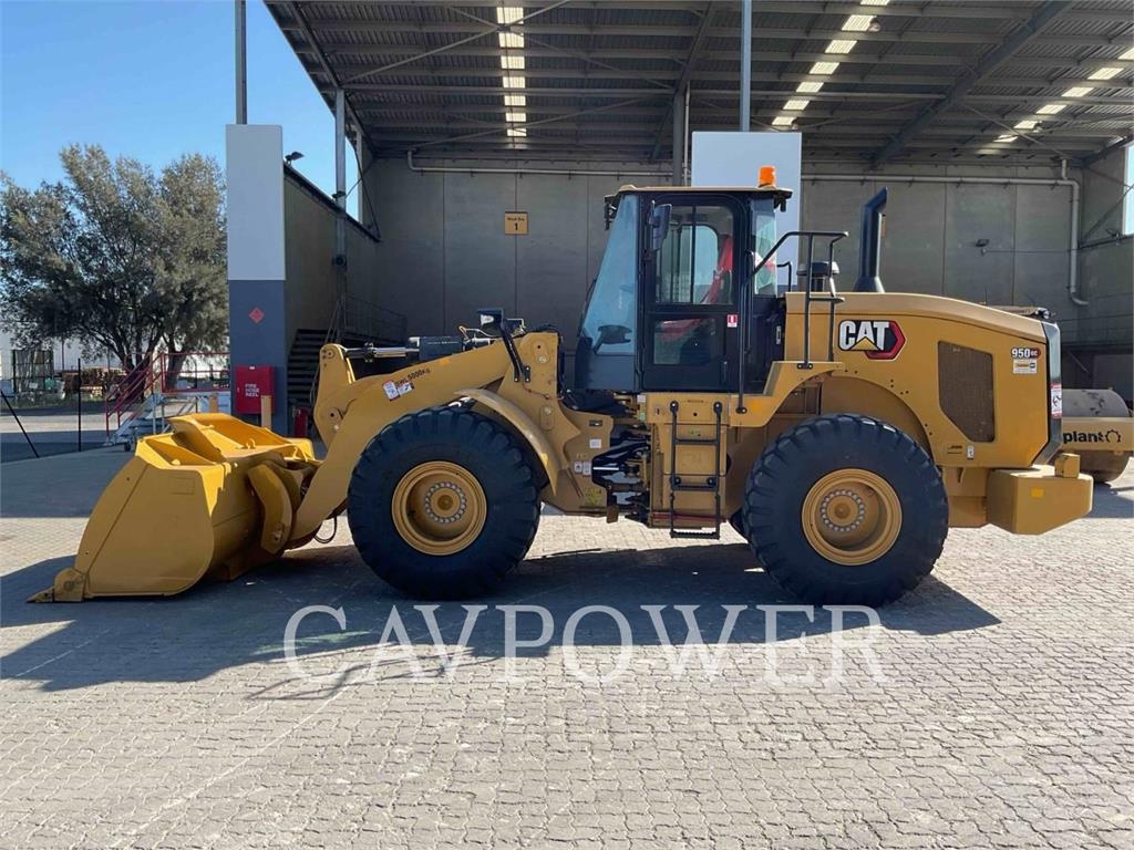 CAT 950GC image 9