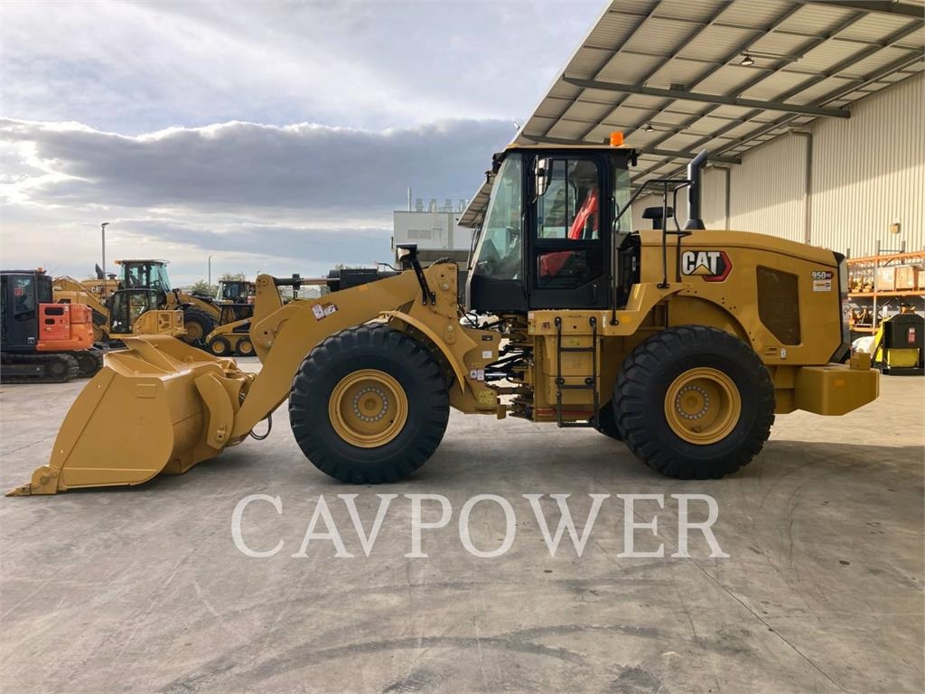CAT 950GC image 9