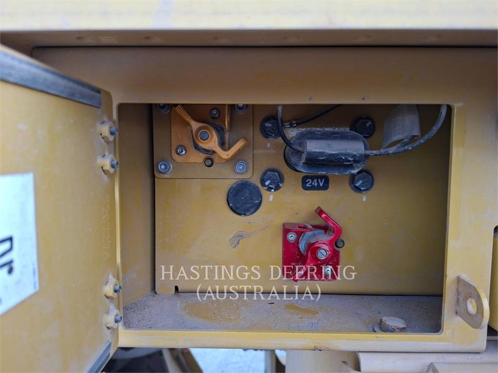 CAT 966GC image 11