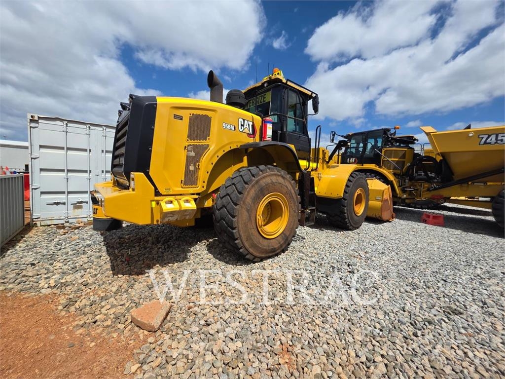 CAT 966M image 3