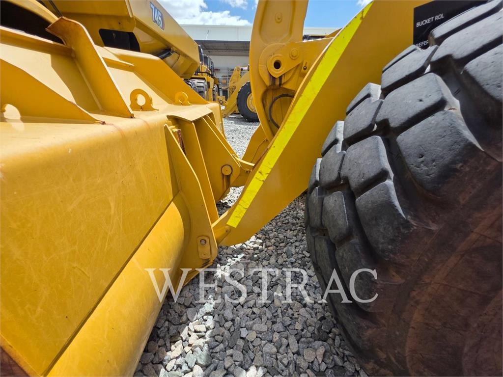 CAT 966M image 8