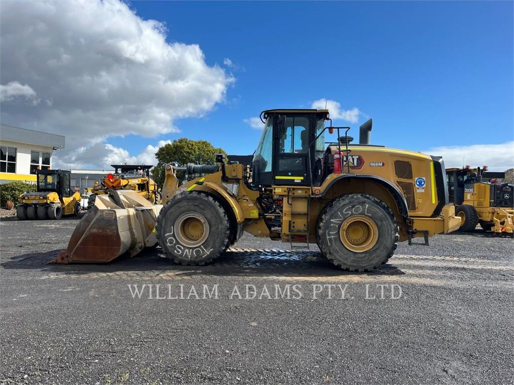 CAT 966M image 12