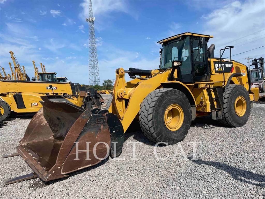 Chargeuse Sur Pneus Caterpillar 242D3 Avec Accessoires Inclus - Modèle Réduit