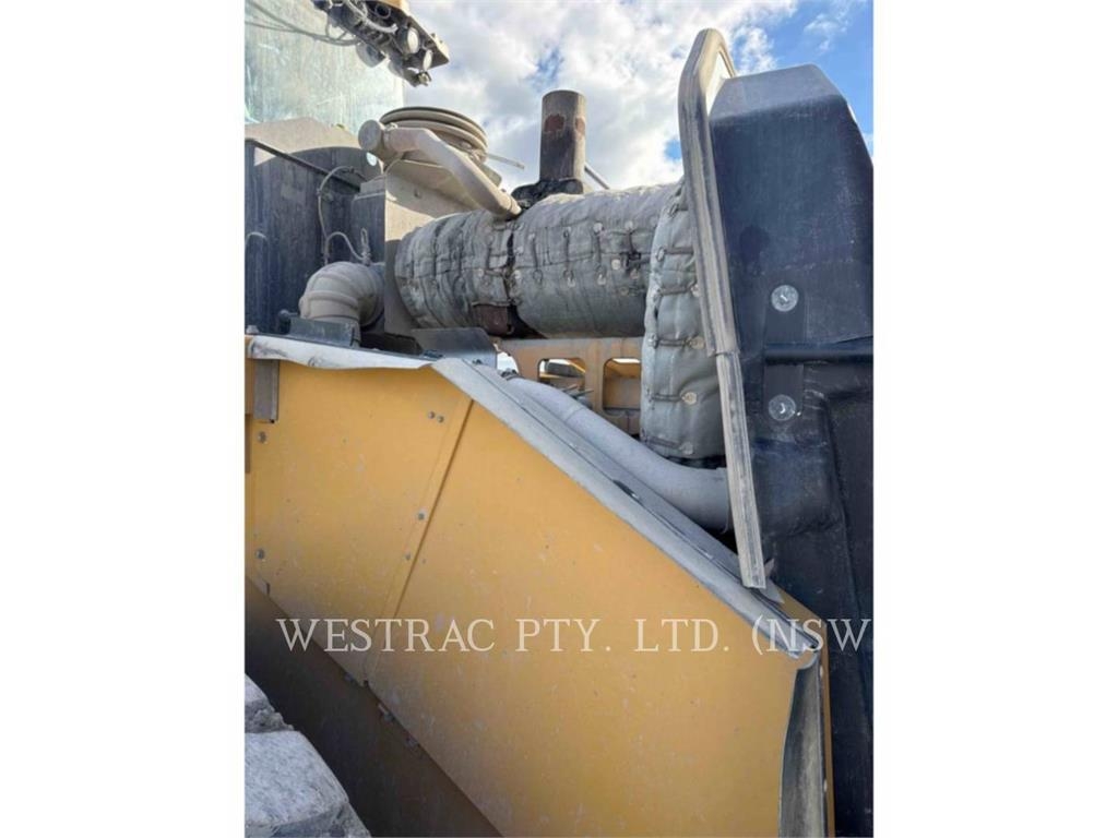 CAT 982 image 11