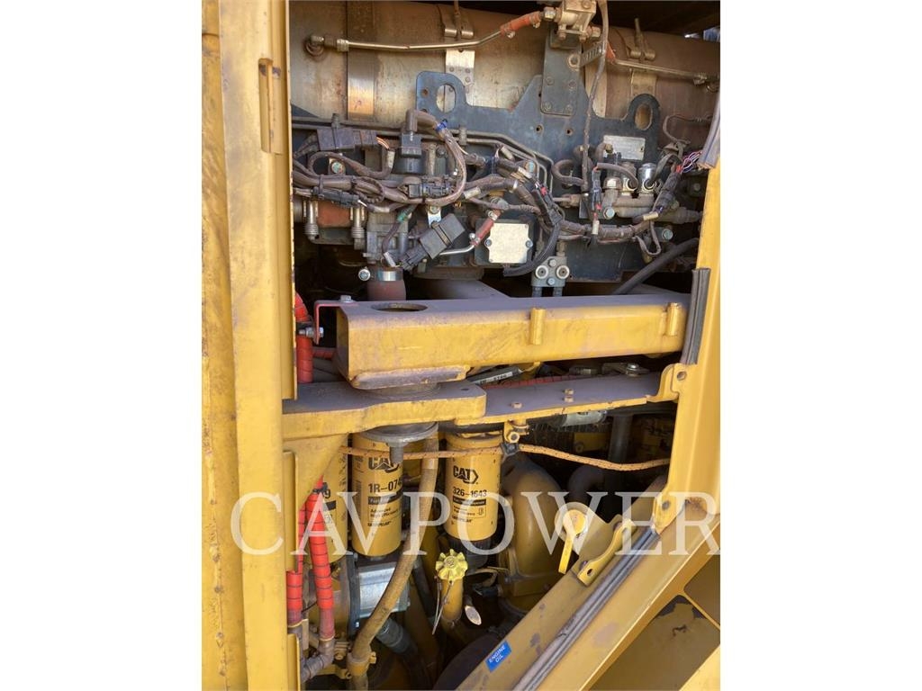 CAT 988K image 7