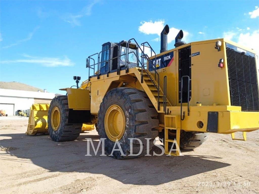 CAT 992C WHEEL LOADER 模型 CCM Caterpillar 992C Wheel Loader by Cranes Etc TV - YouTube