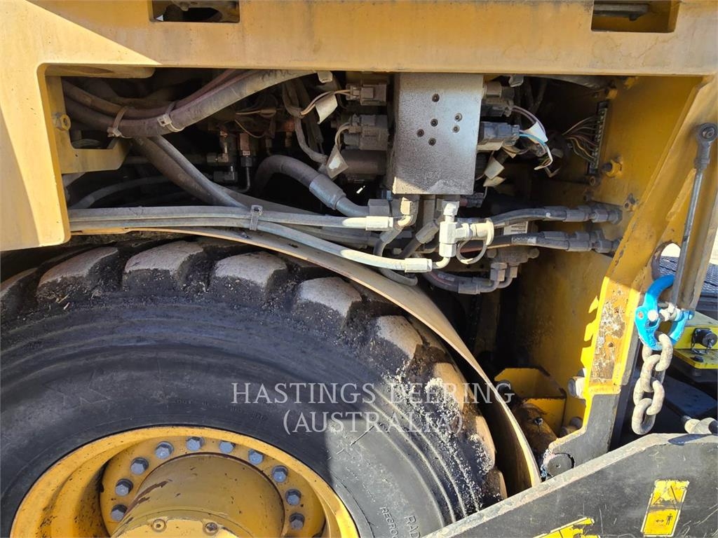 CAT AP300FLRC image 11