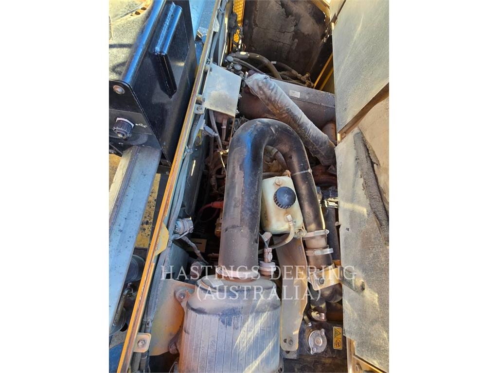 CAT AP300FLRC image 6