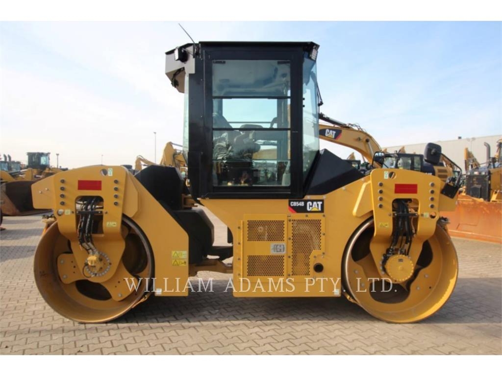 CAT CB54B image 5