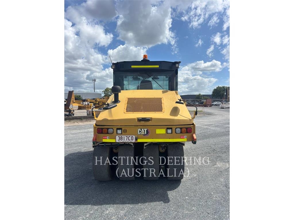 CAT CW34LRC image 10