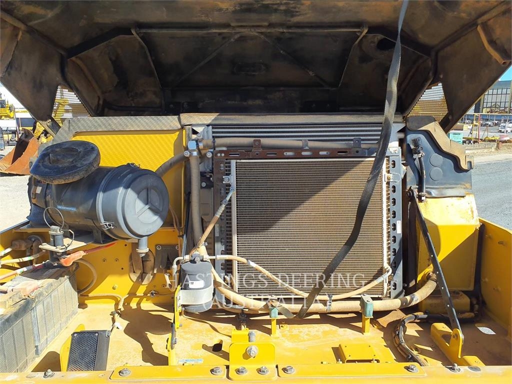 CAT CW34LRC image 7