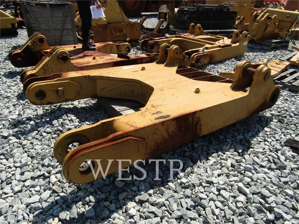 CAT D10T image 3