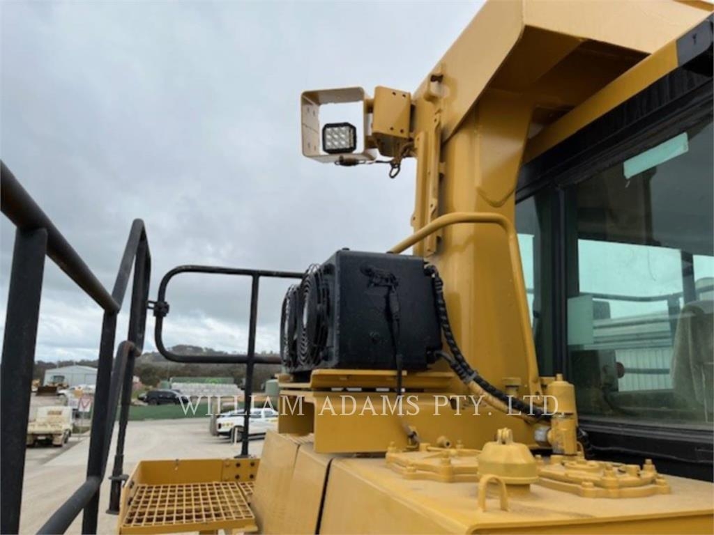 CAT D10T image 11