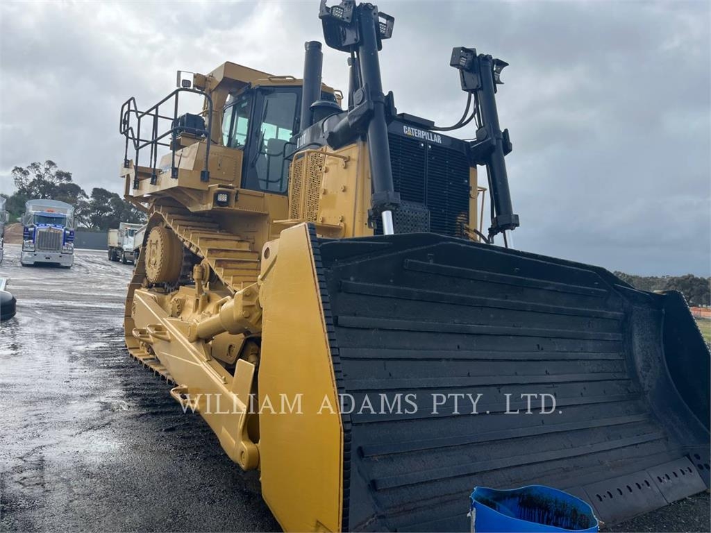CAT D10T image 2