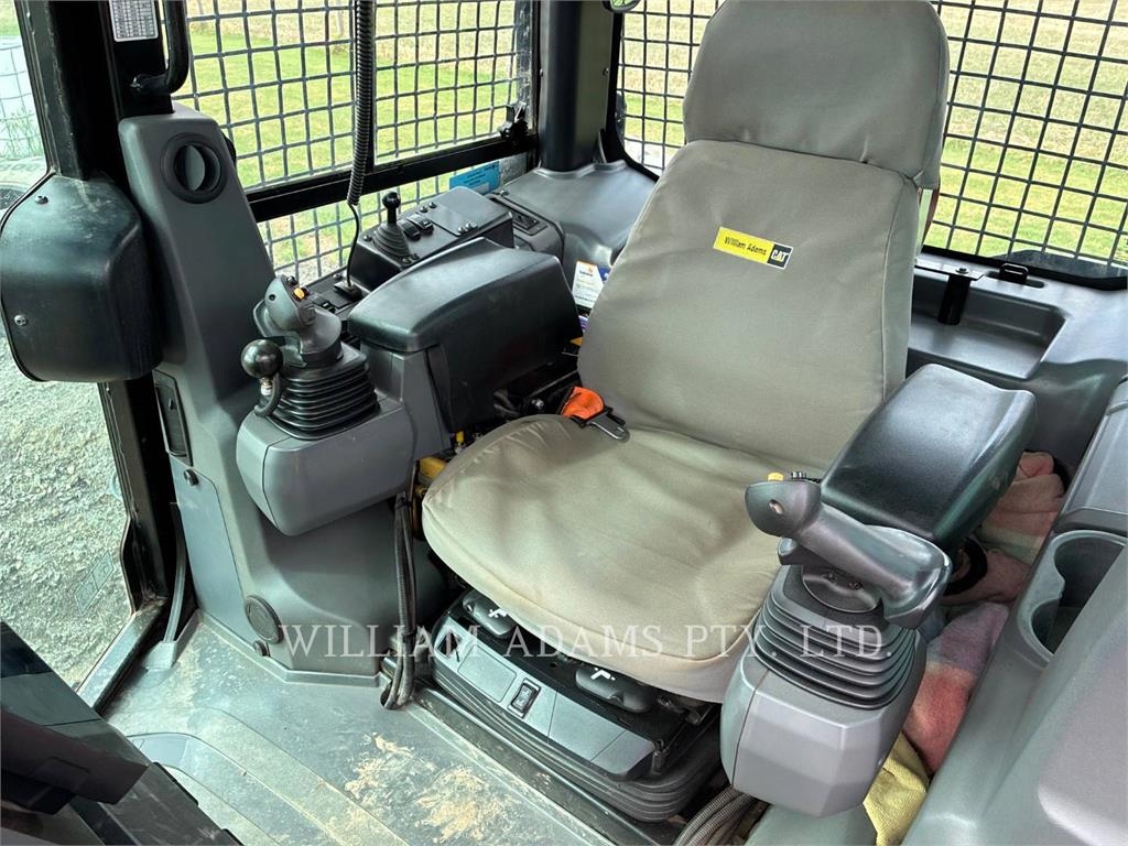 CAT D1-12 image 11