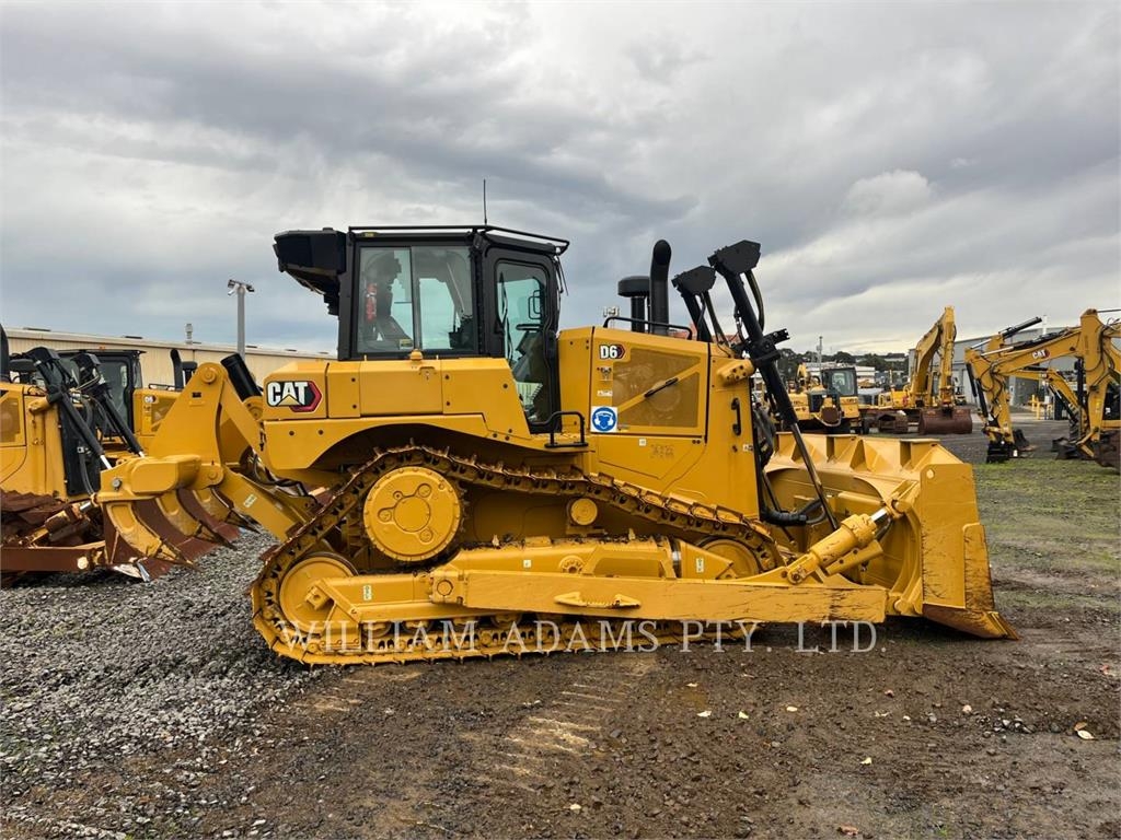 CAT D6 image 11