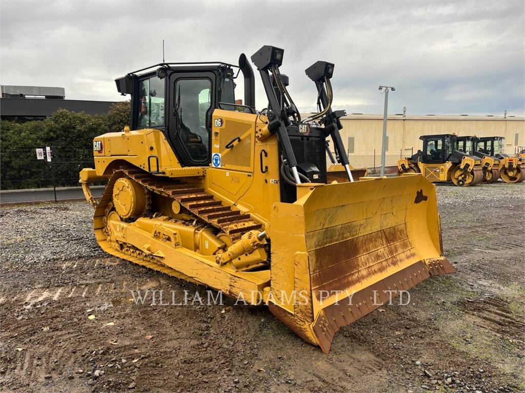 CAT D6 image 2