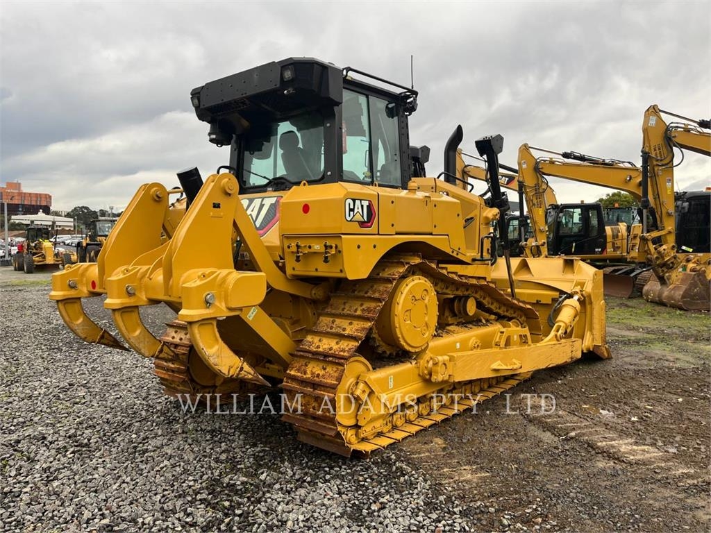 CAT D6 image 3